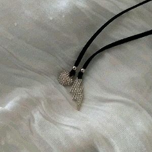 Choker/long necklace black felt -latch in back